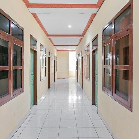 Oyo 93046 Hotel Fortuna Parepare 外观 照片
