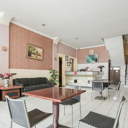 Oyo 93046 Hotel Fortuna Parepare 外观 照片