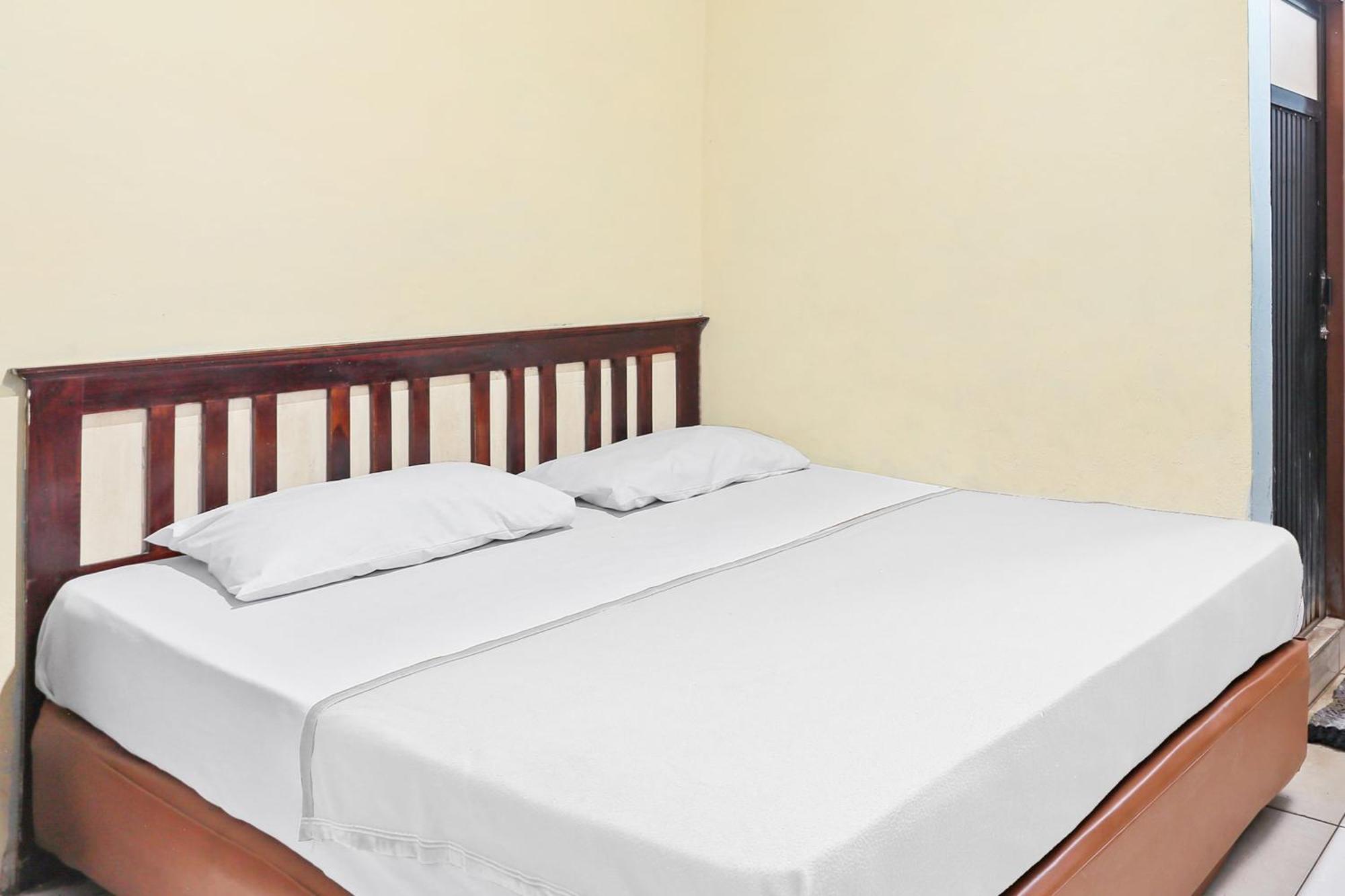 Oyo 93046 Hotel Fortuna Parepare 外观 照片