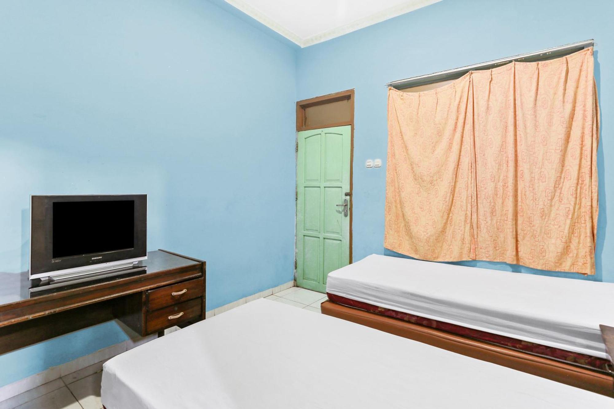 Oyo 93046 Hotel Fortuna Parepare 外观 照片