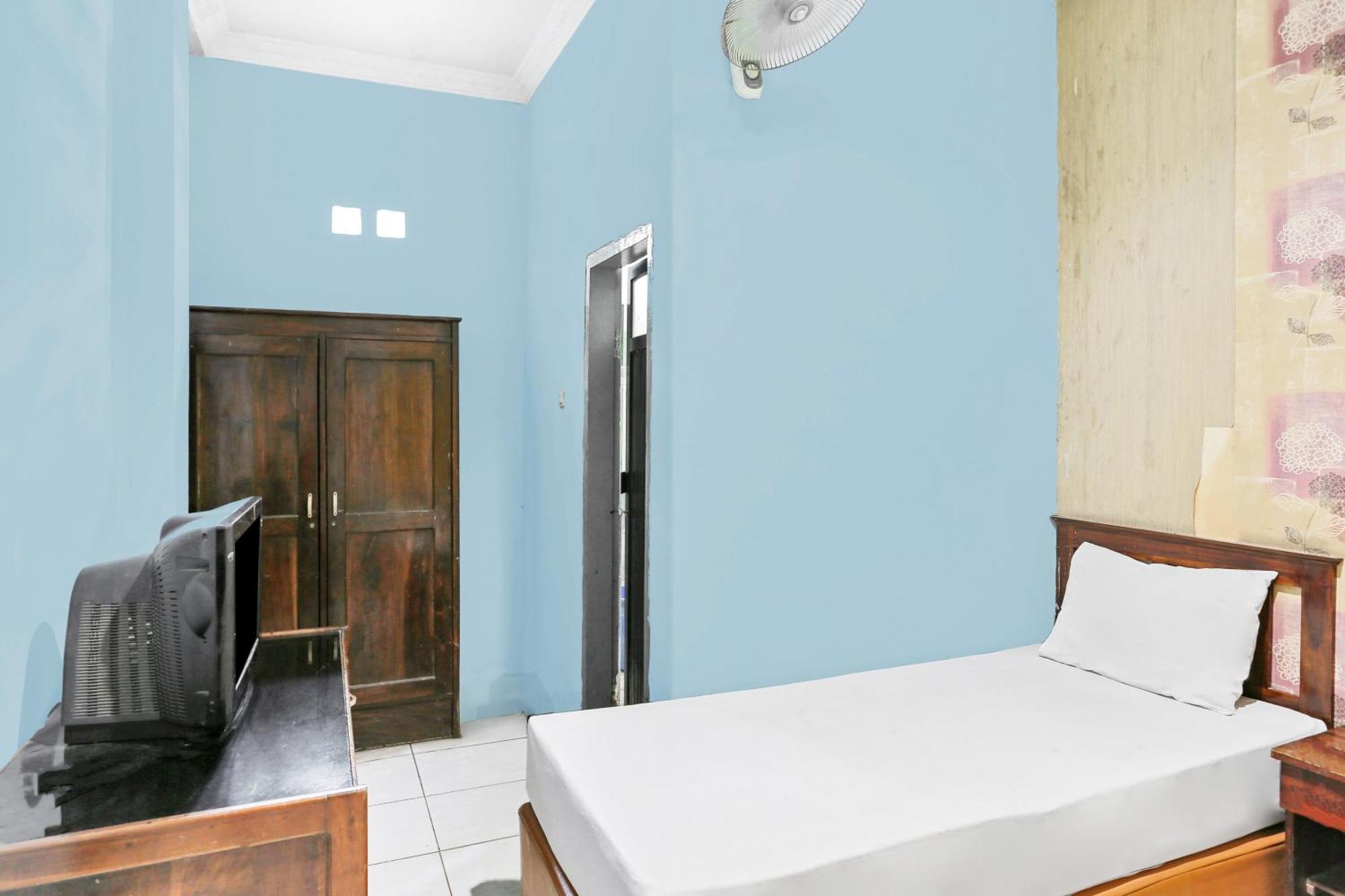 Oyo 93046 Hotel Fortuna Parepare 外观 照片