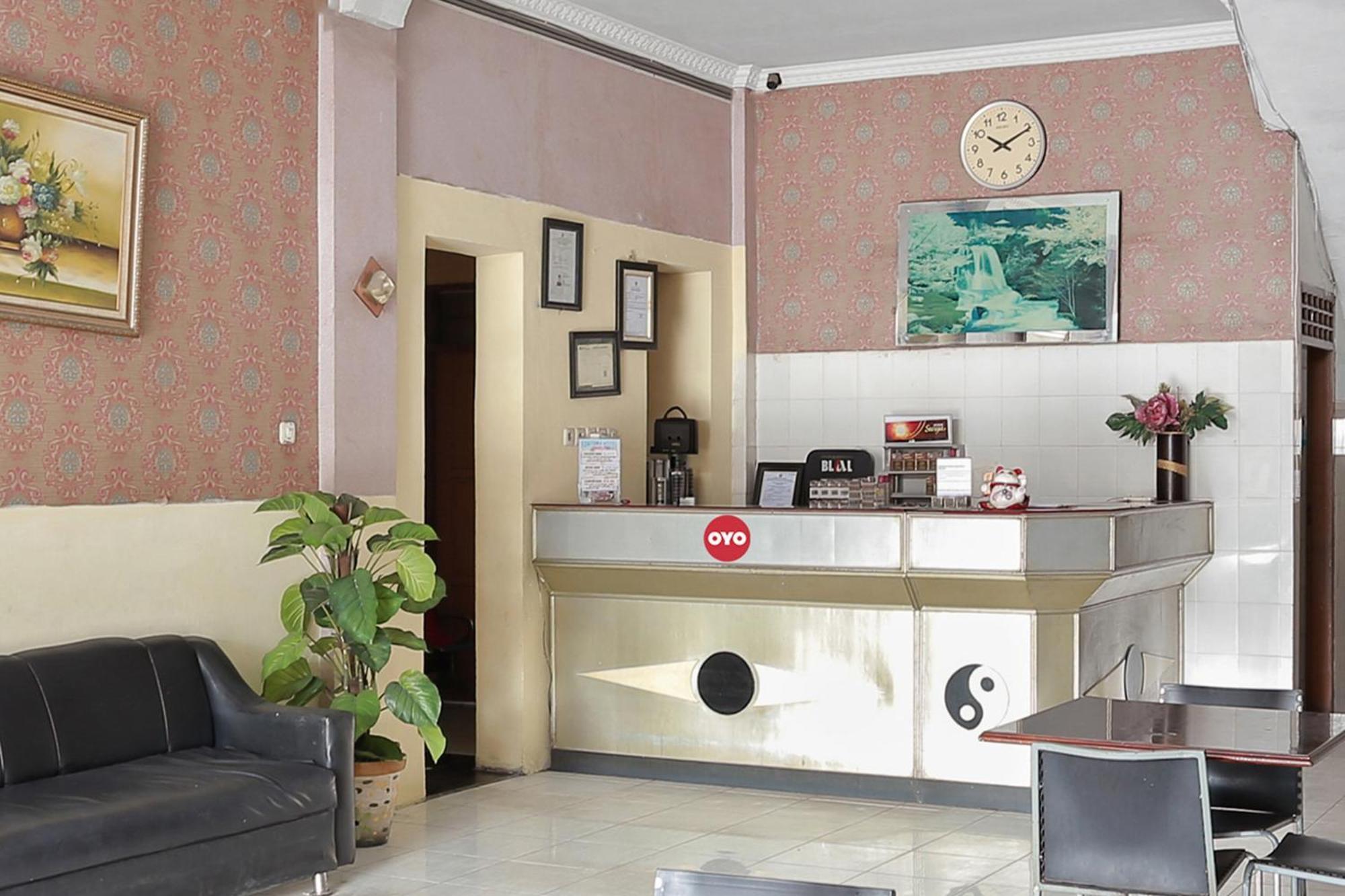Oyo 93046 Hotel Fortuna Parepare 外观 照片